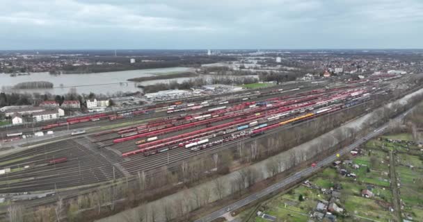 Tågvarv Industriell Godståg Logistik Transport Över Järnväg Översikt Över Flygdrönare — Stockvideo