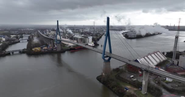 Hamburgo Alemania Diciembre 2023 Puente Kohlbrandbrucke Sobre Río Elba Puerto — Vídeo de stock