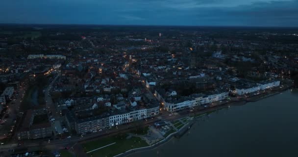 Zutphen 城市林荫大道 Ijssel河和城市概览 Gelderland 空中无人驾驶飞机视图 — 图库视频影像