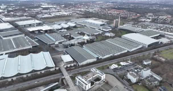 ドイツのハノーファーで展示会やイベントビル 世界最大の展示センターです ビジネスのためのイベント 空中ドローンビュー — ストック動画