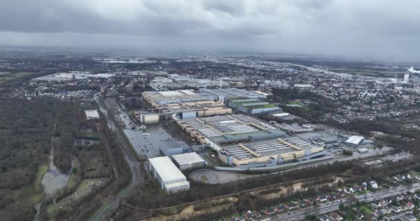 2023年12月29日 德国不来梅 奔驰工厂 不来梅的梅赛德斯 奔驰工厂是该地区的私人雇主 也是C级的主要工厂 空中无人驾驶飞机视图 — 图库视频影像