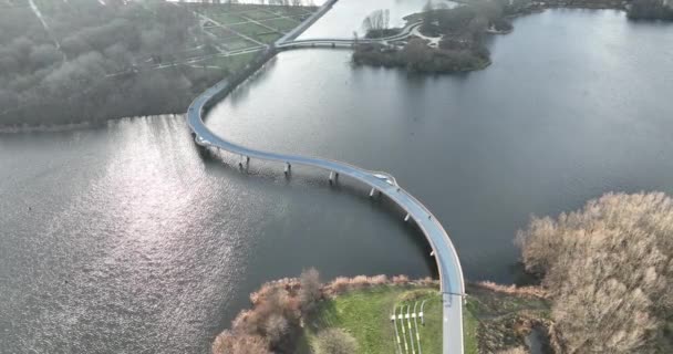 Puente Peatonal Para Bicicletas Almere Países Bajos — Vídeos de Stock