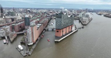 Elbphilharmonie, Hamburg 'da kısa süreli konser salonu olarak da bilinir. Havadan kuşların bakış açısı.