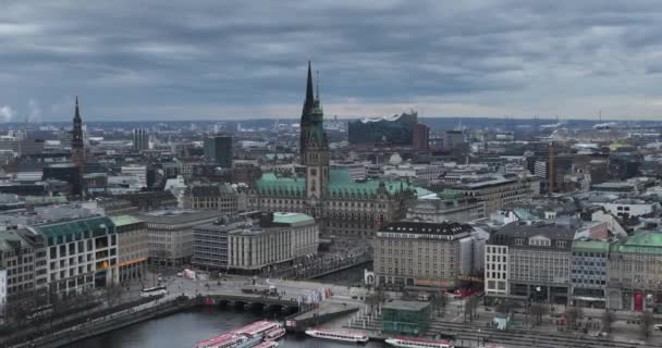 Hamburg Stadhuis Gebouw Stad Skyline Vogels Oog Luchtfoto Drone Uitzicht — Stockvideo