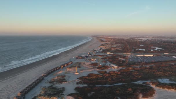 オランダのホーク オランダの海岸線 鳥の目 空中ドローンビュー — ストック動画