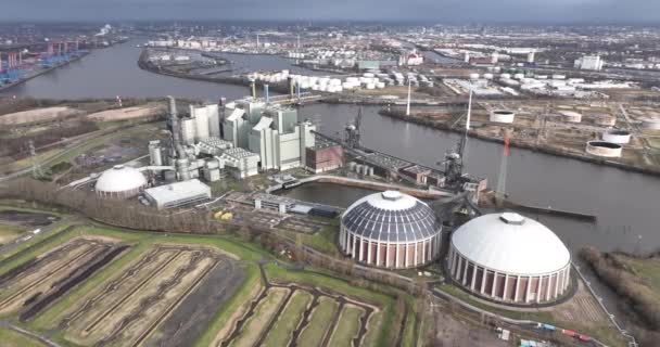 德国汉堡港的化石燃料 燃煤发电厂 鸟眼无人驾驶飞机视图 — 图库视频影像
