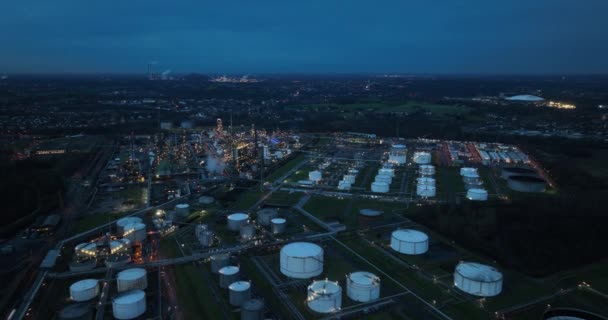 Geceleyin Gelschenkirchen Almanya Fosil Enerji Rafinerisi Sıvı Fosil Ürünleri Işleniyor — Stok video