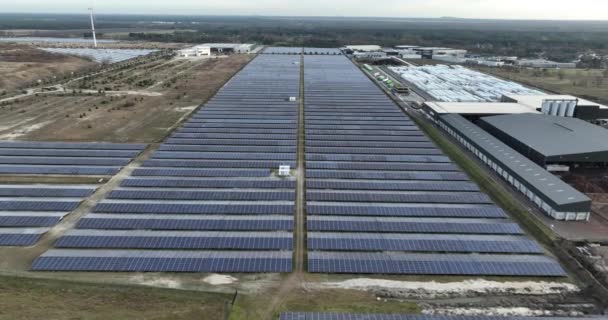 Climaclimavisuals Visão Aérea Drone Painéis Solares Parque Industrial Produção Sustentável — Vídeo de Stock