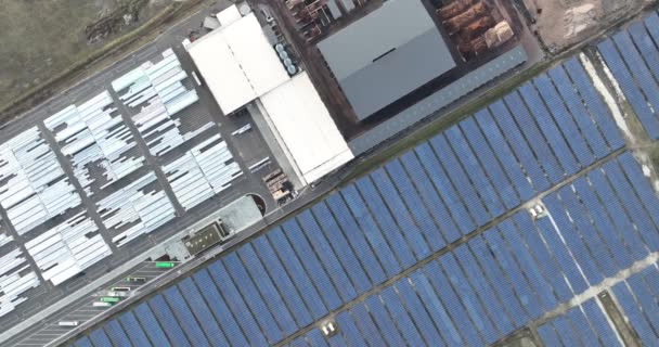Duurzaamklimaatvisuals Luchtfoto Drone View Zonnepanelen Industrieterrein Duurzame Energieopwekking — Stockvideo