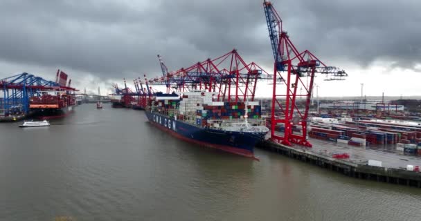 Hamburg Duitsland December 2023 Hamburg Containerterminal Cma Cgm Schip Wordt — Stockvideo