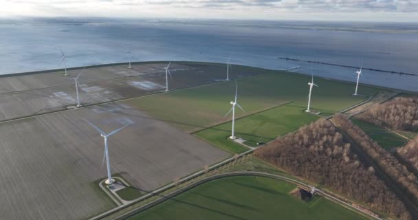 Turbinas Eólicas Sustentáveis Polder Almere Campos Verdes Longo Água Inovação — Vídeo de Stock