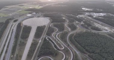 Kara araçları için test pisti. Otomotiv endüstrisi, test tesisleri.