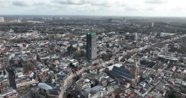 Utrecht 'teki St. Martins Katedrali, Utrecht, ya da Dom Kilisesi. Hollanda 'da. Kentsel hava şehri ufuk çizgisi görünümü.