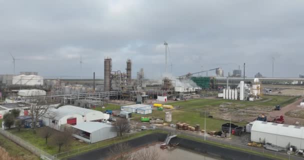 オランダ デルフェル グローニンゲン オランダ 2023年12月3日 デルフェル グローニンゲン港の塩化学に基づいた化学工業団地 それは西のエムズによって境界されています — ストック動画