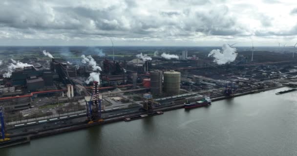 Luftaufnahme Eines Hochofens Industriegebiet Dem Metall Entsteht Rauchschwaden Gent Belgien — Stockvideo