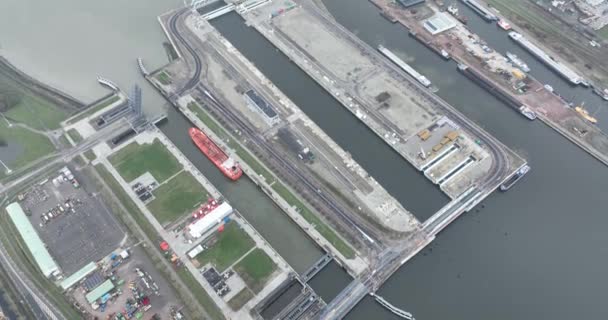Terneuzen Deki Nieuwe Sluis 2024 Dördüncü Çeyreğinden Itibaren Panamax Sonrası — Stok video