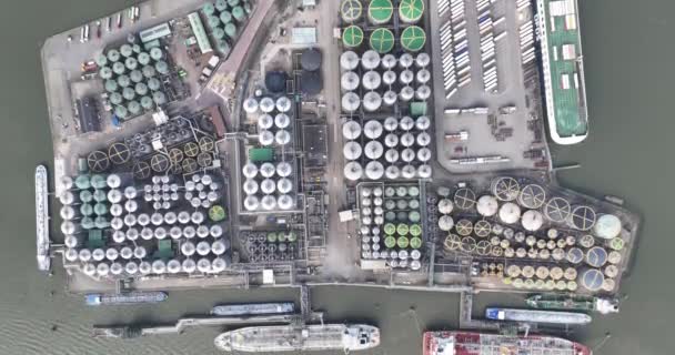 Flygfoto Uppifrån Drönare Petrochmeical Tank Terminal Hamnen Rotterdam Silos Containerdepåer — Stockvideo