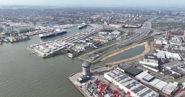 鹿特丹 2024年3月9日 位于鹿特丹Nieuwe Maas河下1300米长的比荷罗隧道 以及位于Schiedam的A4高速公路 供汽车通过 — 图库视频影像