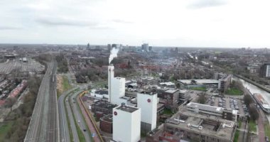 Utrecht, Hollanda, 7 Şubat 2024: Koninklijke Douwe Egberts, marka Douwe Egberts, kahve ve çay fabrikası, gıda endüstrisi,