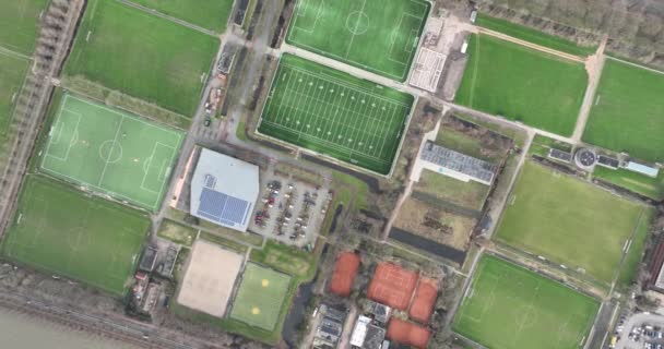 Sportvelden Speeltuin Voor Sport Top Luchtfoto Drone Uitzicht Grassport Recreatie — Stockvideo