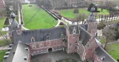 Üniversite kalesi Arenberg. Arenberg Kalesi, Heverlee Leuven 'de bir kaledir. Tarihi anıt.