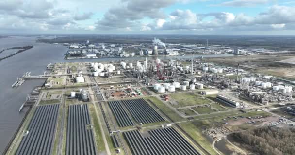 Нефтехимический Комплекс Moerdiff Нидерланды Который Перерабатывает Нафту Газойль Снг Нефтеперерабатывающих — стоковое видео
