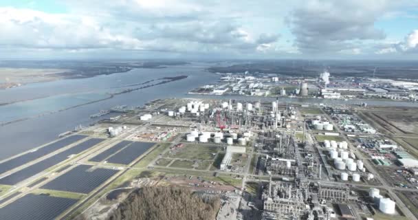 Oljeraffineriet Kjemikalieparken Moerdijk Nederland Kjemiske Tunge Industrielle Aktiviteter Energiindustrien Luftdronevisning – stockvideo