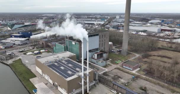 Утрехт Провинция Утрехт Нидерланды Февраля 2024 Года Две Дымовые Трубы — стоковое видео