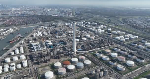 Grote Petrochemische Raffinaderij Pernis Grote Industriële Installatie Faciliteit Opslagcontainers Silo — Stockvideo