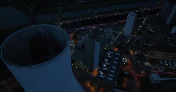 Αεροφωτογραφία Επανδρωμένου Αεροσκάφους Του Σταθμού Ηλεκτροπαραγωγής Duisburg Walsum Νύχτα Θερμοηλεκτρικό — Αρχείο Βίντεο
