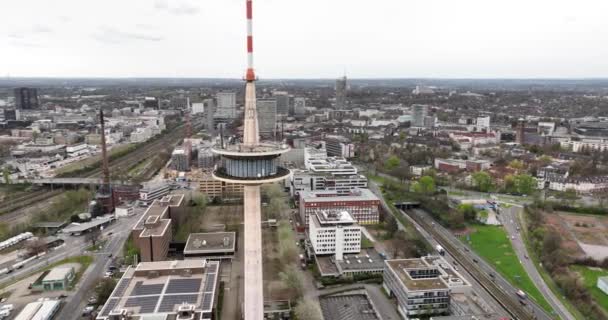Televisie Zendmast Essen Skyline Stedelijk Stadsoverzicht Stadsleven Gebouwen Uitzicht Drone — Stockvideo