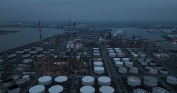 Rafineria Ropy Naftowej Porcie Antwerpii Belgia Przetwórstwo Rafinacja Produkcja Petrochemiczna — Wideo stockowe