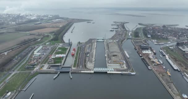 Sluizencomplex Terneuzen Noordzeesluizen Terneuzen Netherlands Provides Access Inland Shipping Channel — Stock Video