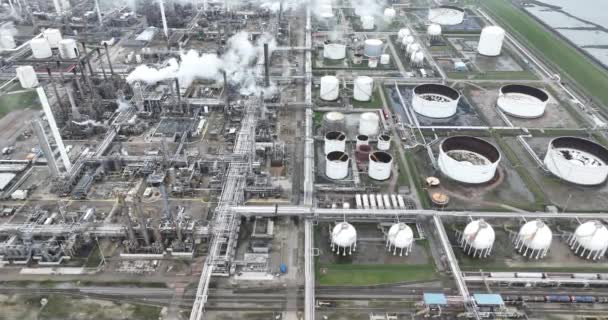 Industria Producción Parque Químico Terneuzen Centrándose Instalaciones Industriales Fábricas Humo — Vídeos de Stock