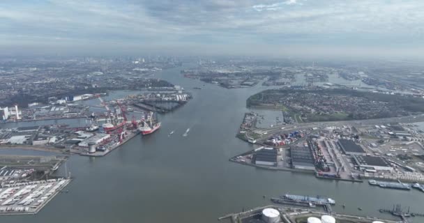 Rotterdam Schiedam Vlaardingen Pernis Limanının Havadan Yüksek Irtifa Dronu Arka — Stok video