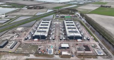 Hava aracı Hollanda, Agriport 'ta büyük ölçekli bir teknolojik veri tabanının yapımını izliyor. İnternet bulutu ve sanatsal dayanıklılık altyapısı. Veri güdümlü teknolojiye yatırım