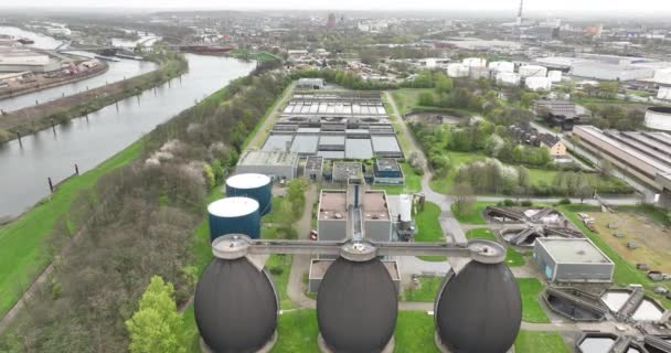 Afvalwaterzuiveringsinstallatie Duisburg Duitsland Reiniging Van Water Industriële Schaal — Stockvideo