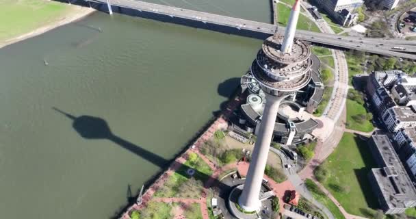 뒤셀도르프의 타워에 드론보기 도시의 아이콘 파노라마 독일의 — 비디오