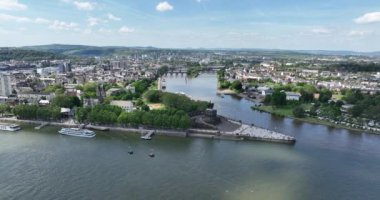Deutsche eck, Koblenz, Almanya şehir manzaralı. Turistik cazibe. Hava aracı görünümü.