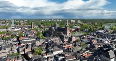 Den Bosch, Hollanda, Katedral hava aracı şehir merkezine bakıyor..