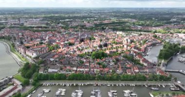Hoorn Limanı, Hollanda ve şehrin ufuk çizgisi.
