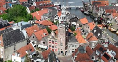 Speeltoren, Hollanda 'nın Kuzey Hollanda eyaletinde yer alan bir şehirdir..