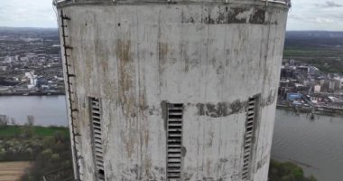 Kimya parkı Leverkussen, Almanya. Kimyasalların üretimi ve ağır sanayi.