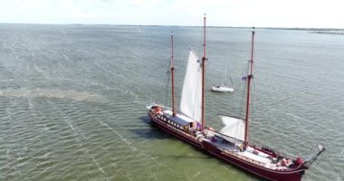 De Radboud, IJsselmeer 'deki en büyük üç direkli makas..