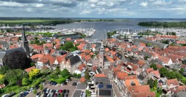 Monnickendam, hava manzarası, Hollanda, Kuzey Hollanda Markermeer boyunca şehir.