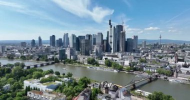 Frankfurt am Main, Avrupa 'nın finans başkenti, Hesse, Almanya. Hava şehri görünümü.