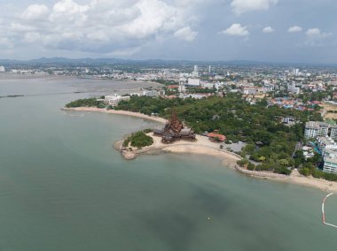 Doğruluk Mabedi, Pattaya, Tayland. Kentsel şehir manzarası.