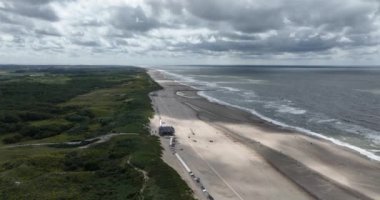 Zeeland, Hollanda 'daki plaj. Yaz tatilinde gidilecek yer. Hava görünümü.