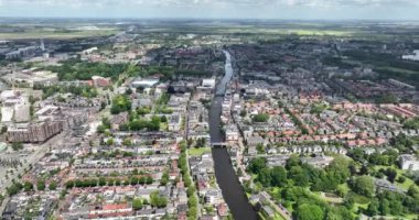 Alphen aan den Rijn, Güney Hollanda, Hollanda. Hava aracı şehir genel görünümü.