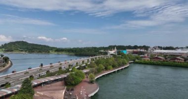 Sentosa Sahil Yolu ve Singapur 'daki Sentosa Geçidi, insansız hava aracı videosu.